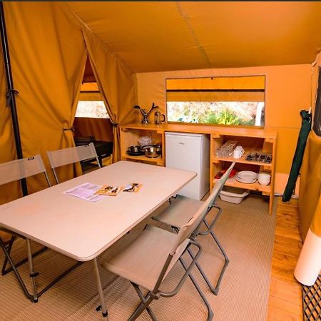 Hotel Camping Onlycamp Les Berges De L'Yonne Coulanges-sur-Yonne Esterno foto