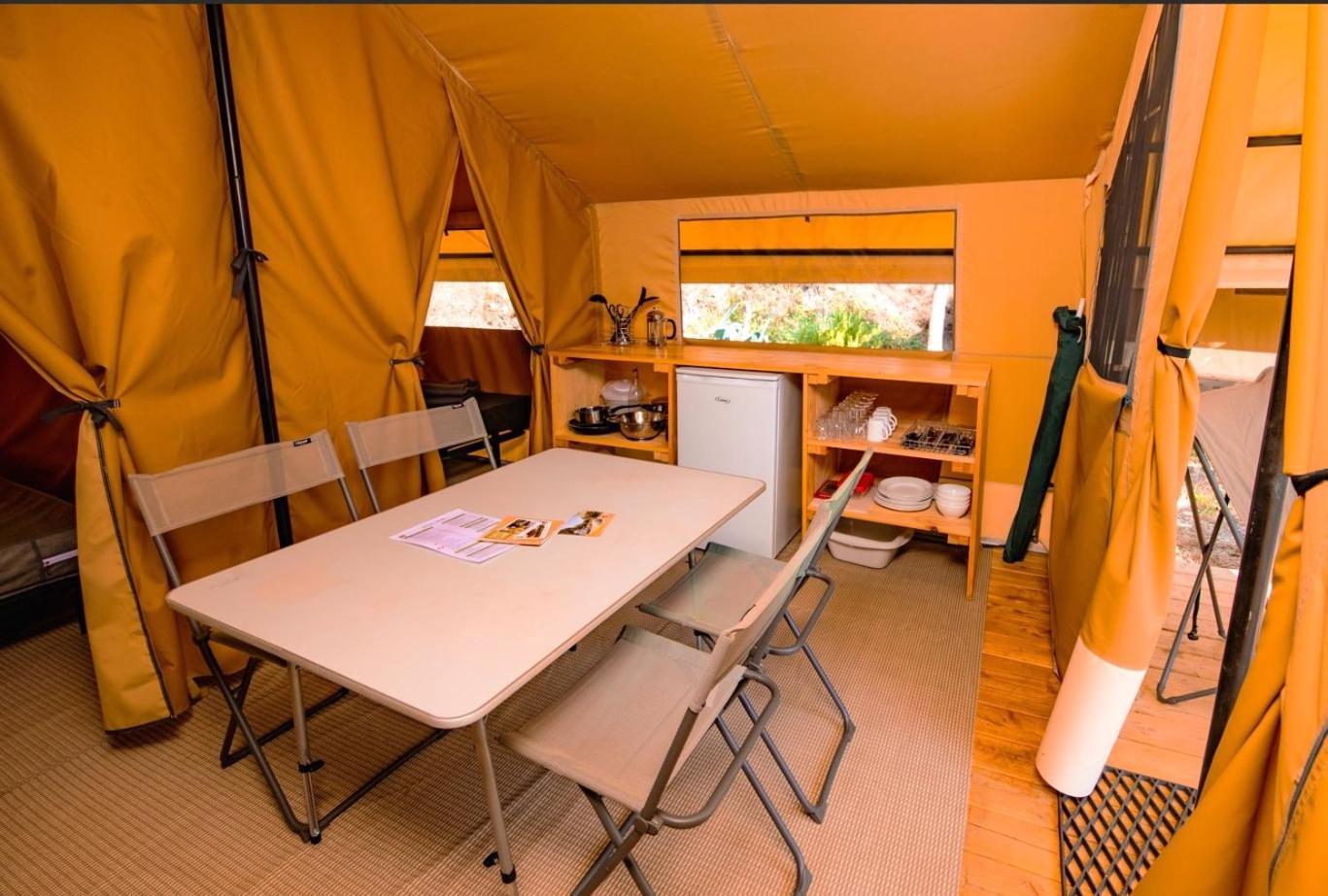 Hotel Camping Onlycamp Les Berges De L'Yonne Coulanges-sur-Yonne Esterno foto