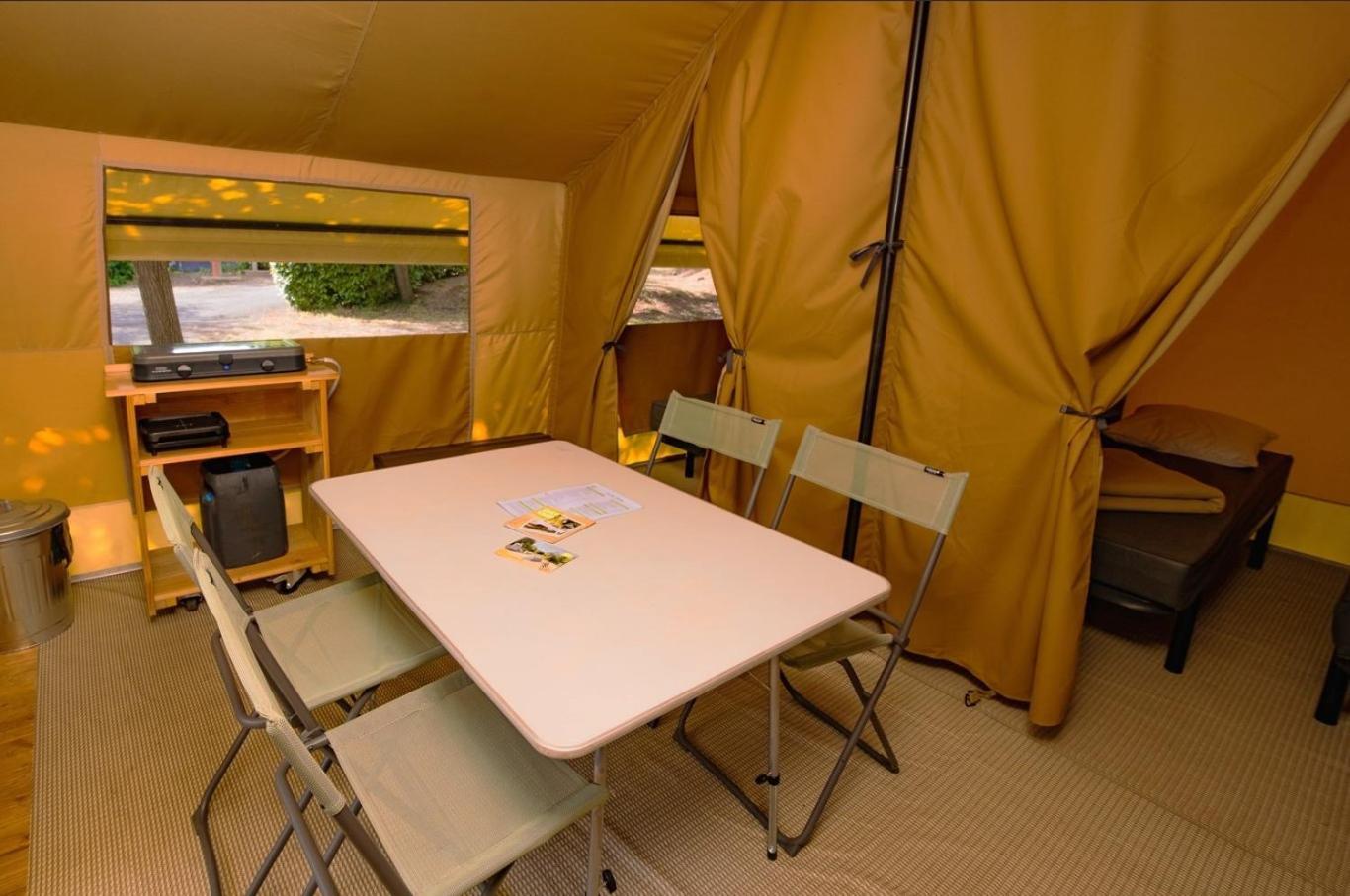 Hotel Camping Onlycamp Les Berges De L'Yonne Coulanges-sur-Yonne Esterno foto